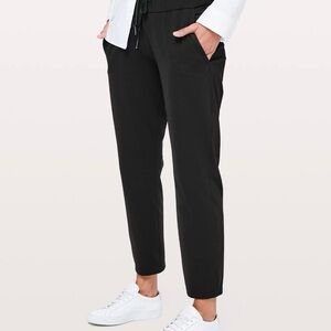 Lululemon black on the fly pants 12